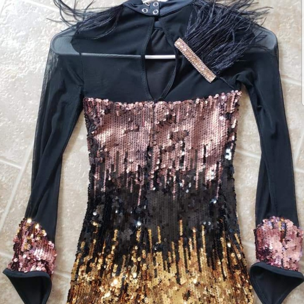 Child M dance costume